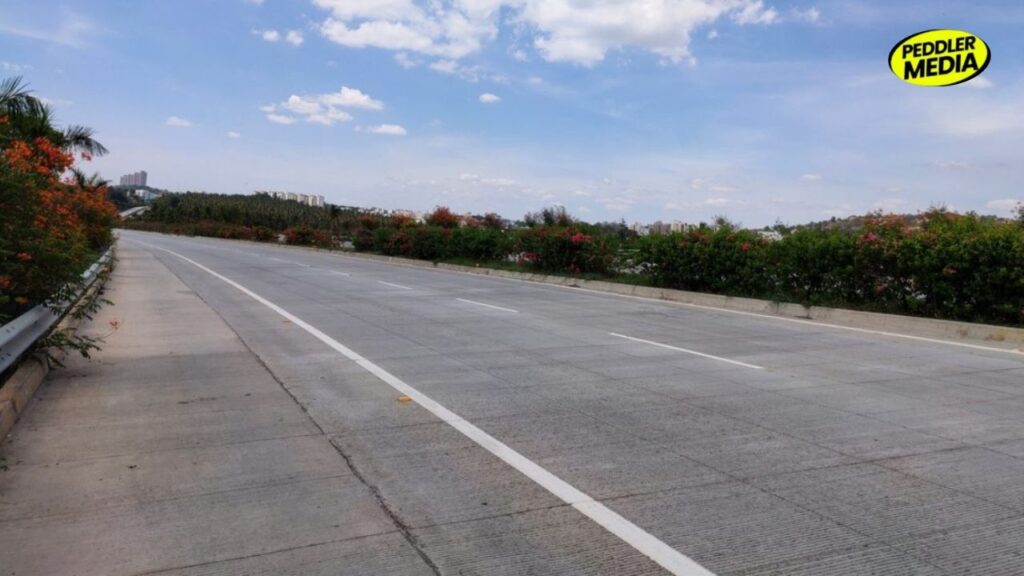 Road trip through the Haryana flat plains near Jind and Hisar highway