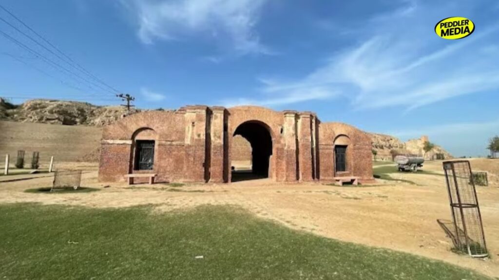 Asigarh Fort in Hansi, Haryana, showing the historic entrance of the ancient fort built by the Tomar rulers and later restored by Prithviraj Chauhan.
