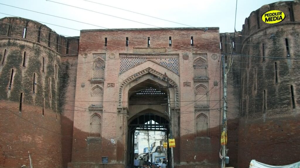 Front view of Barsi Gate in Hansi, Haryana, a 14th-century historic gateway built during the reign of Alauddin Khalji and one of the city's most famous heritage monuments.