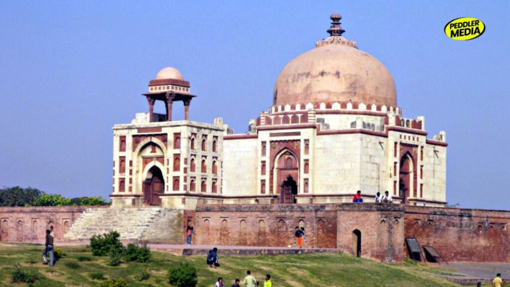 Front view of Khwaja Khizr Tomb in Sonipat, Haryana, a 16th-century Lodi-era monument built in memory of the river saint Khwaja Khizr.