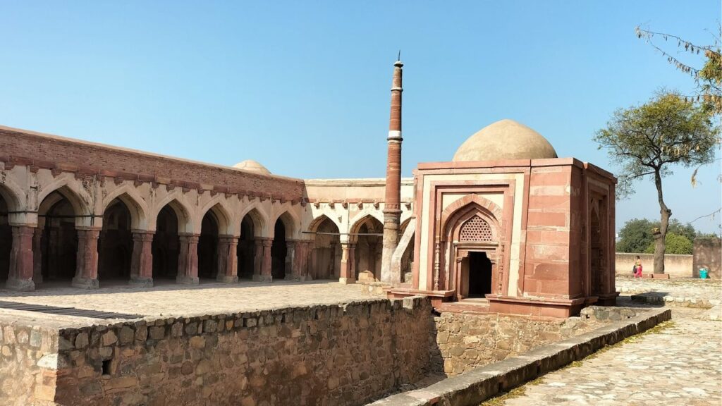 Lat Ki Masjid Complex in Hisar, Haryana, showing the historic mosque courtyard, domed structure, minaret, and underground chambers built by Firoz Shah Tughlaq.
