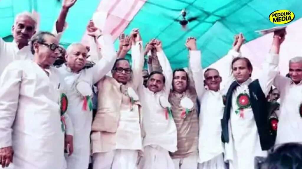 Hukam Singh Phogat with Mulayam Singh Yadav at Samajwadi Party founding 1992