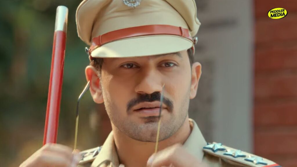 Aman Jaji in police uniform in Azad Singh Haryanvi Movie
